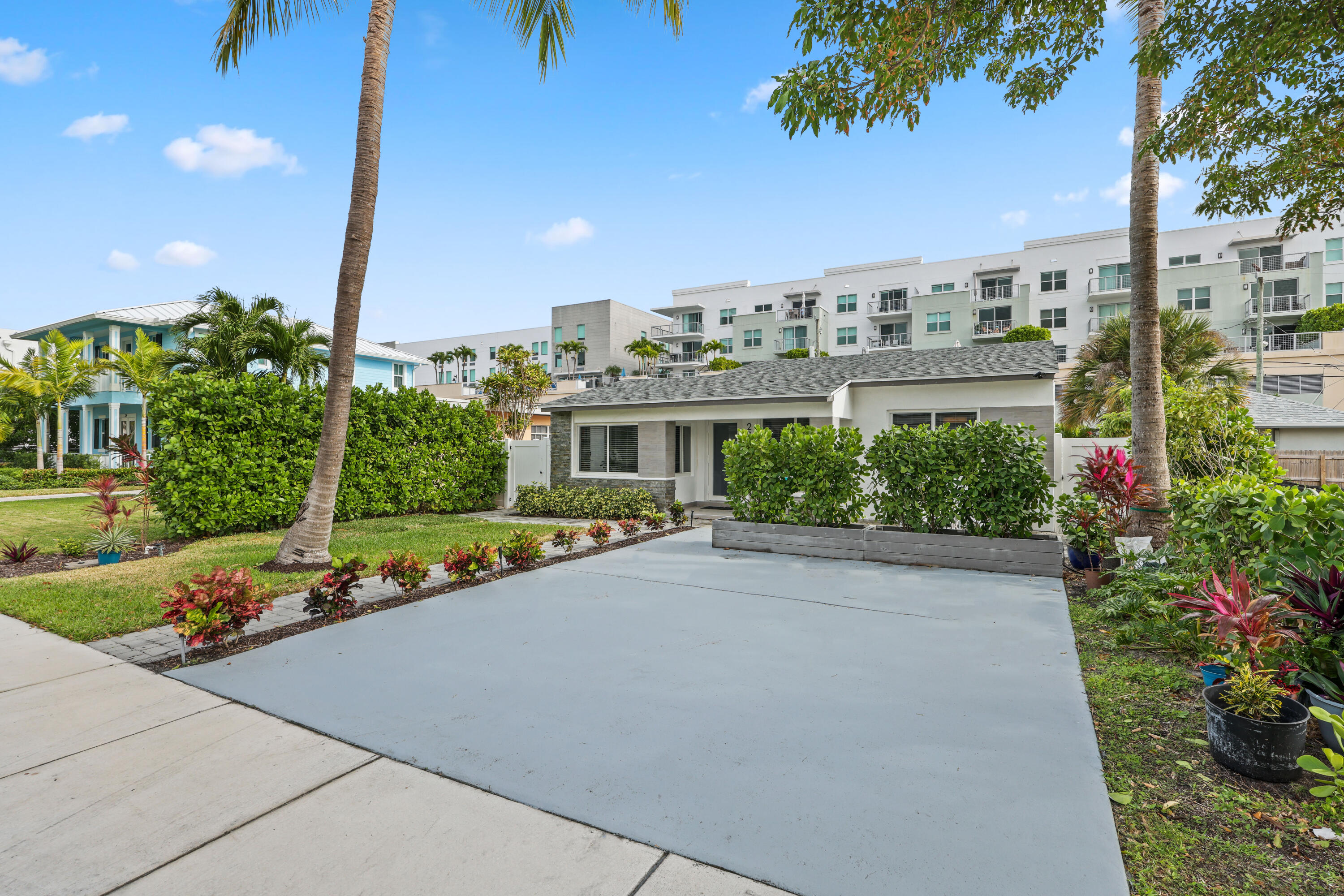 237 SE 4th Avenue