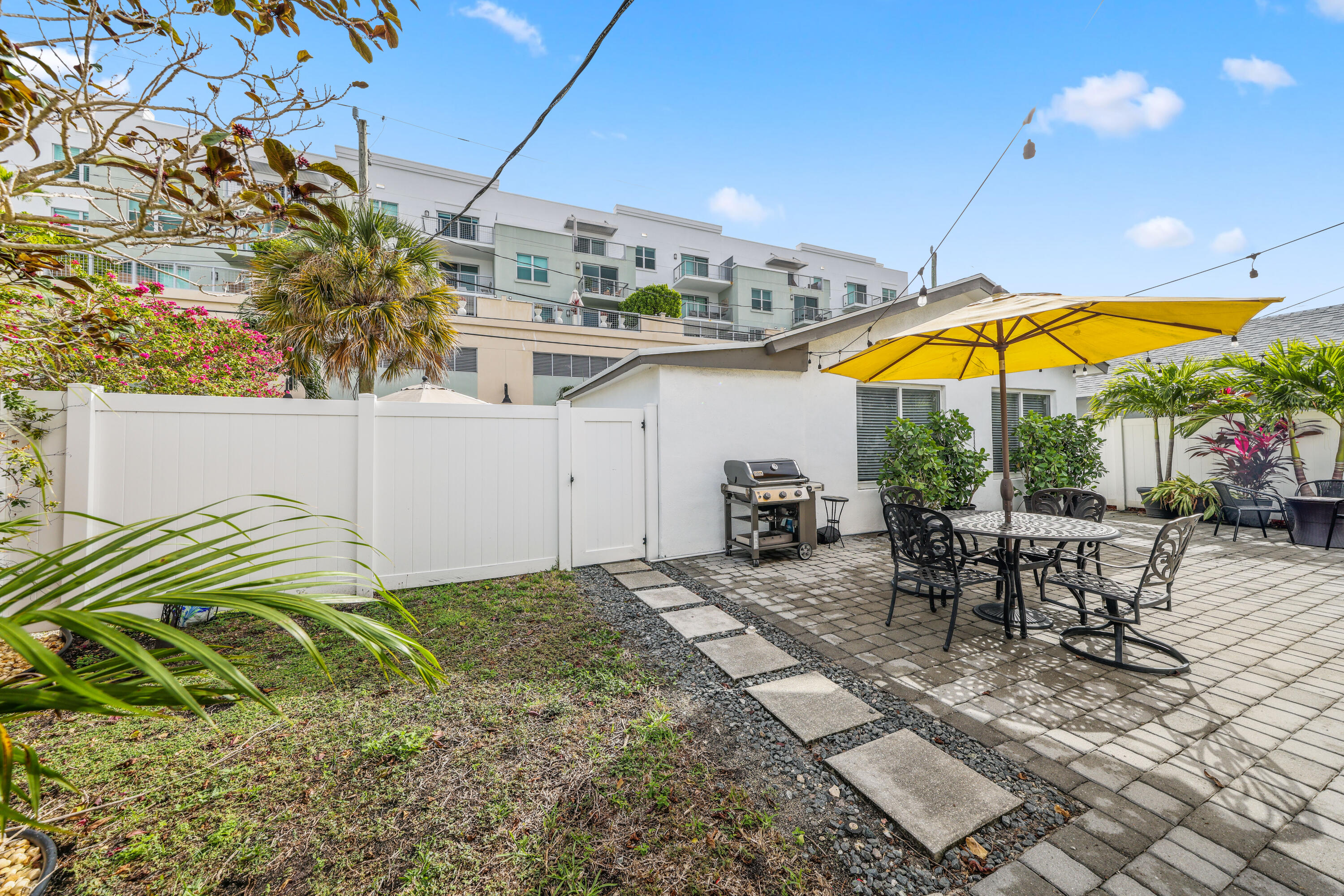 237 SE 4th Avenue