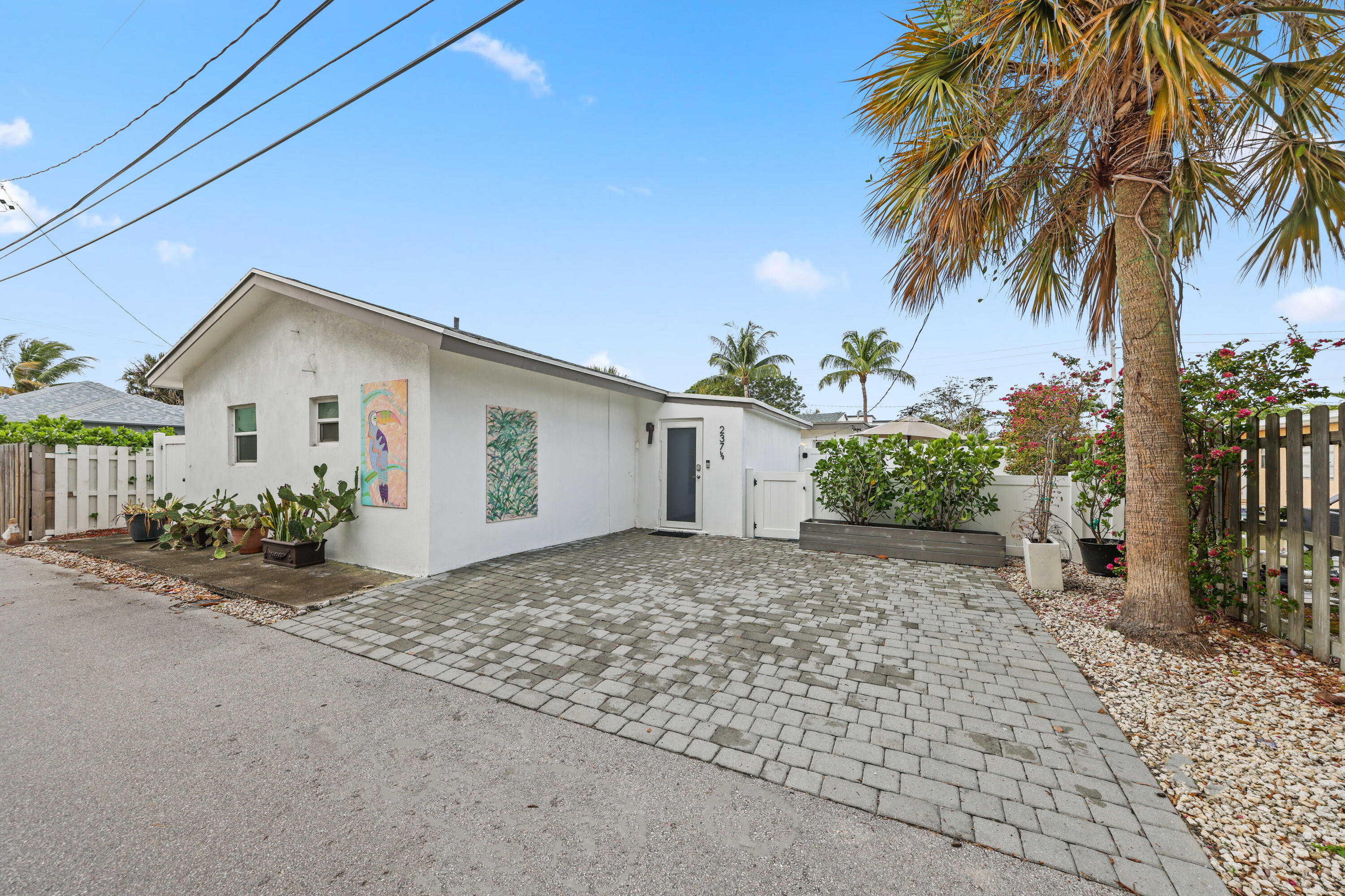 237 SE 4th Avenue