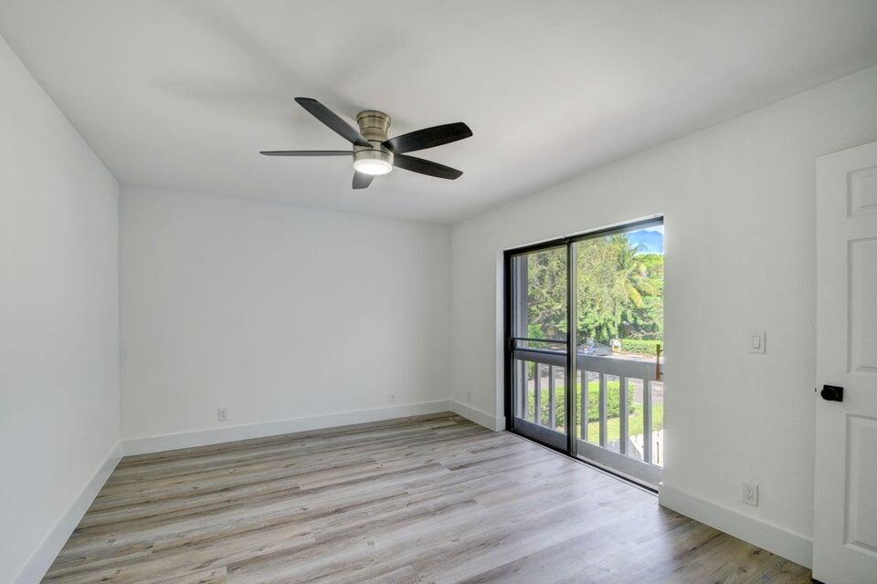 1010 NE 8th Avenue B 10