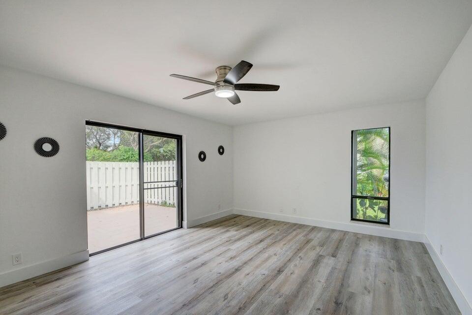 1010 NE 8th Avenue B 10