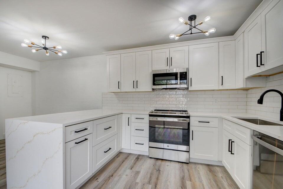 1010 NE 8th Avenue B 10