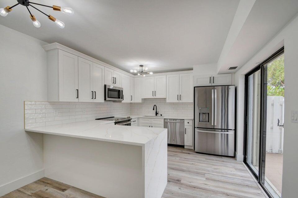 1010 NE 8th Avenue B 10