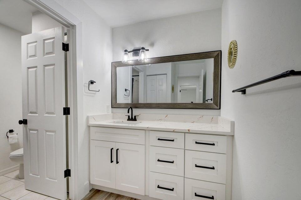 1010 NE 8th Avenue B 10