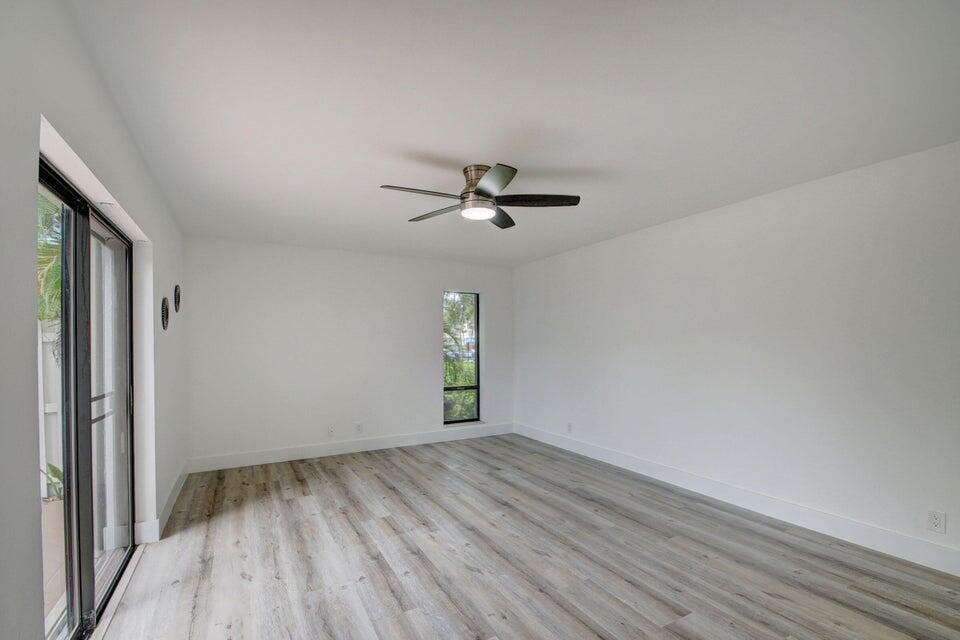 1010 NE 8th Avenue B 10