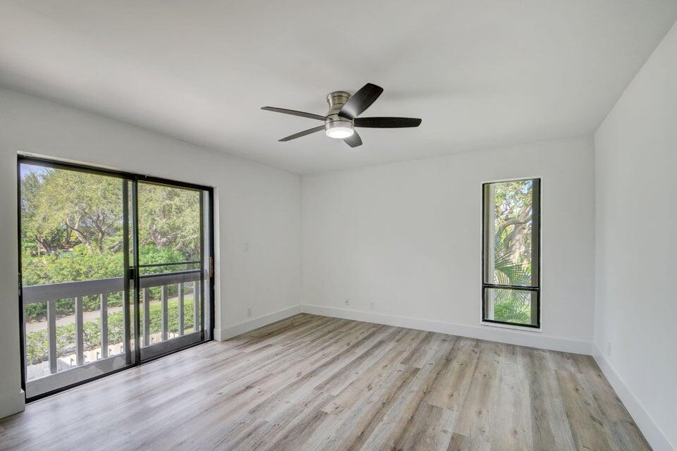 1010 NE 8th Avenue B 10