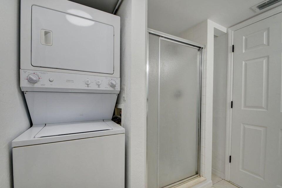 1010 NE 8th Avenue B 10