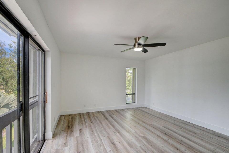 1010 NE 8th Avenue B 10
