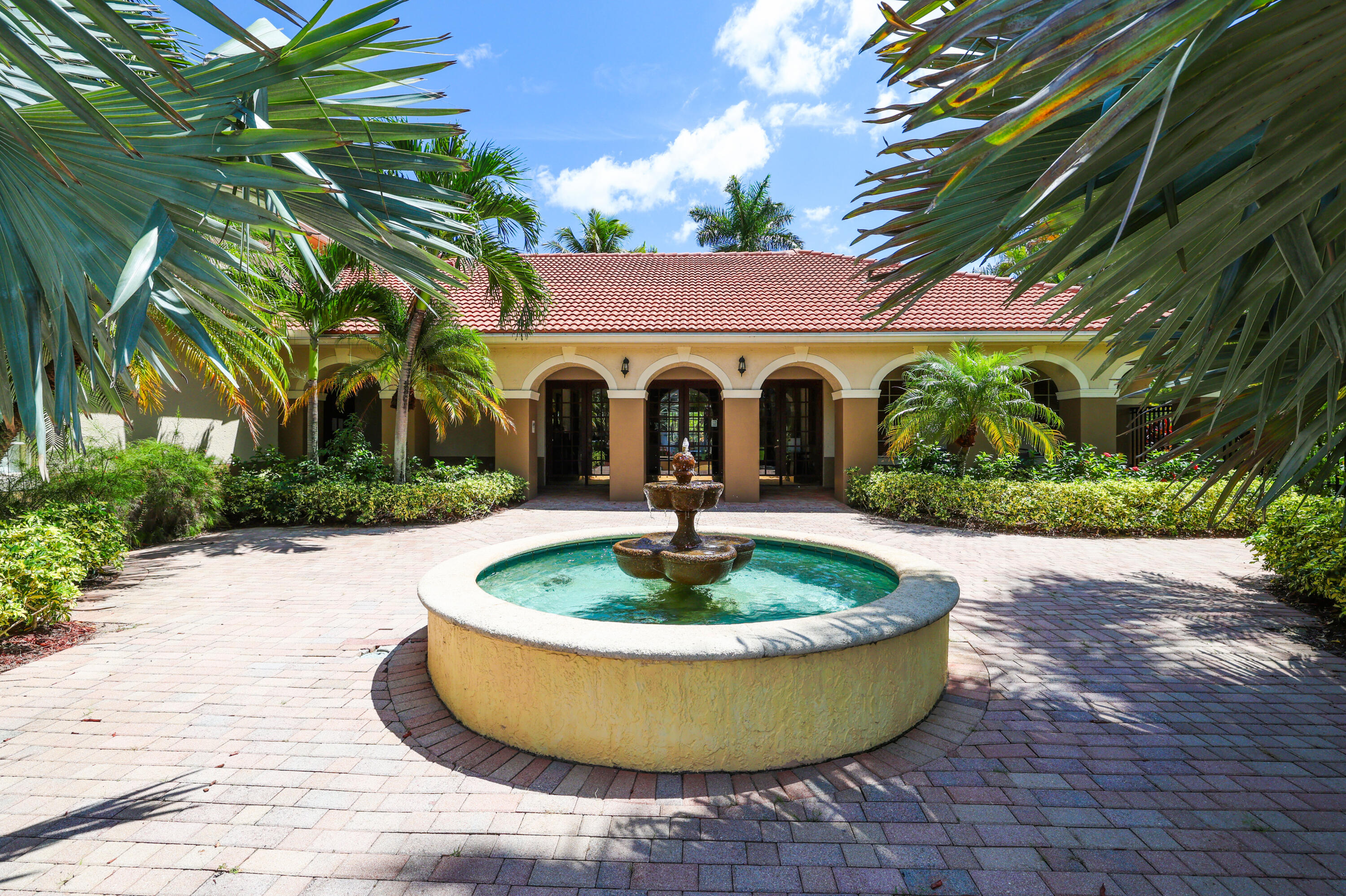 15035 Michelangelo Boulevard 203
