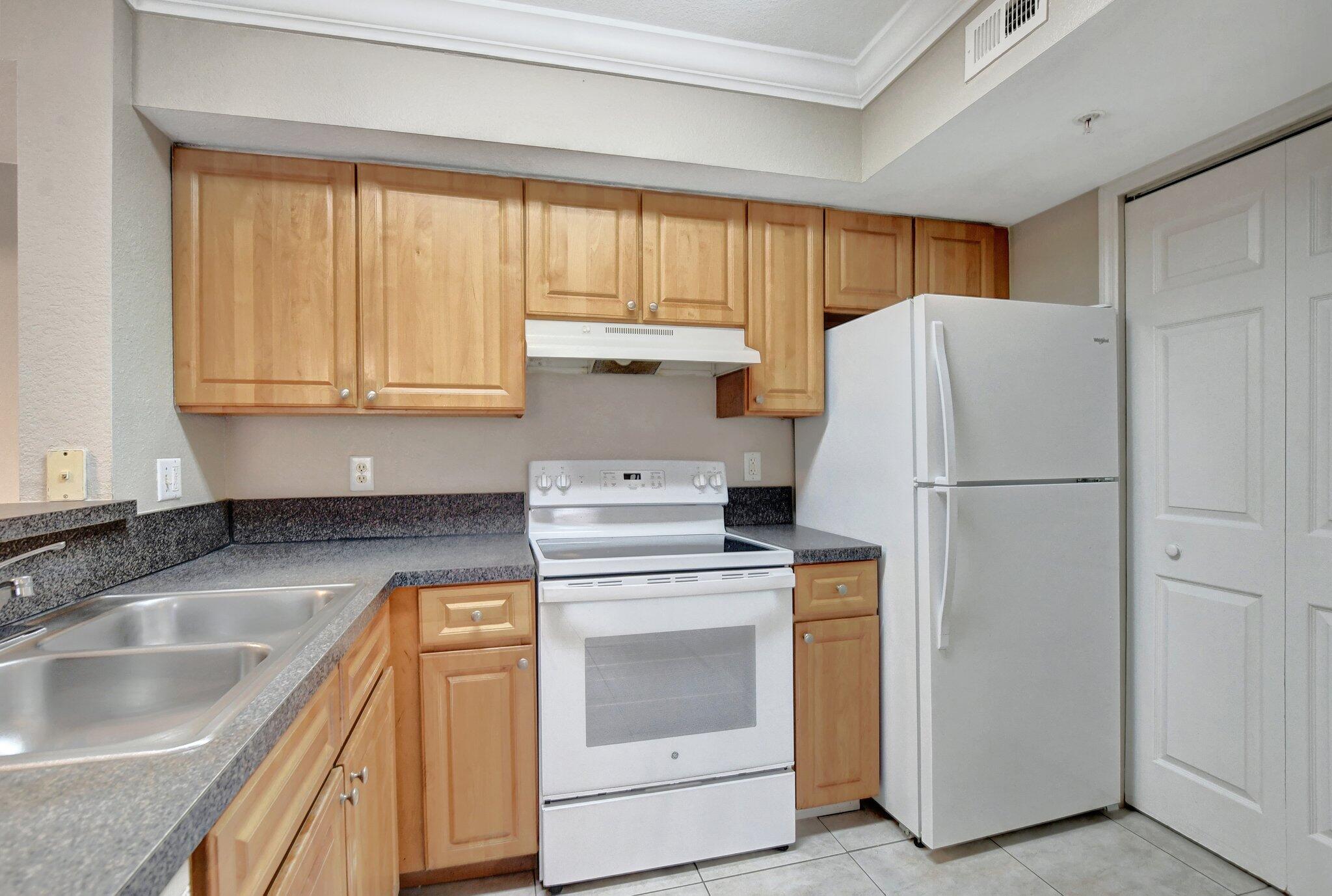 15035 Michelangelo Boulevard 203