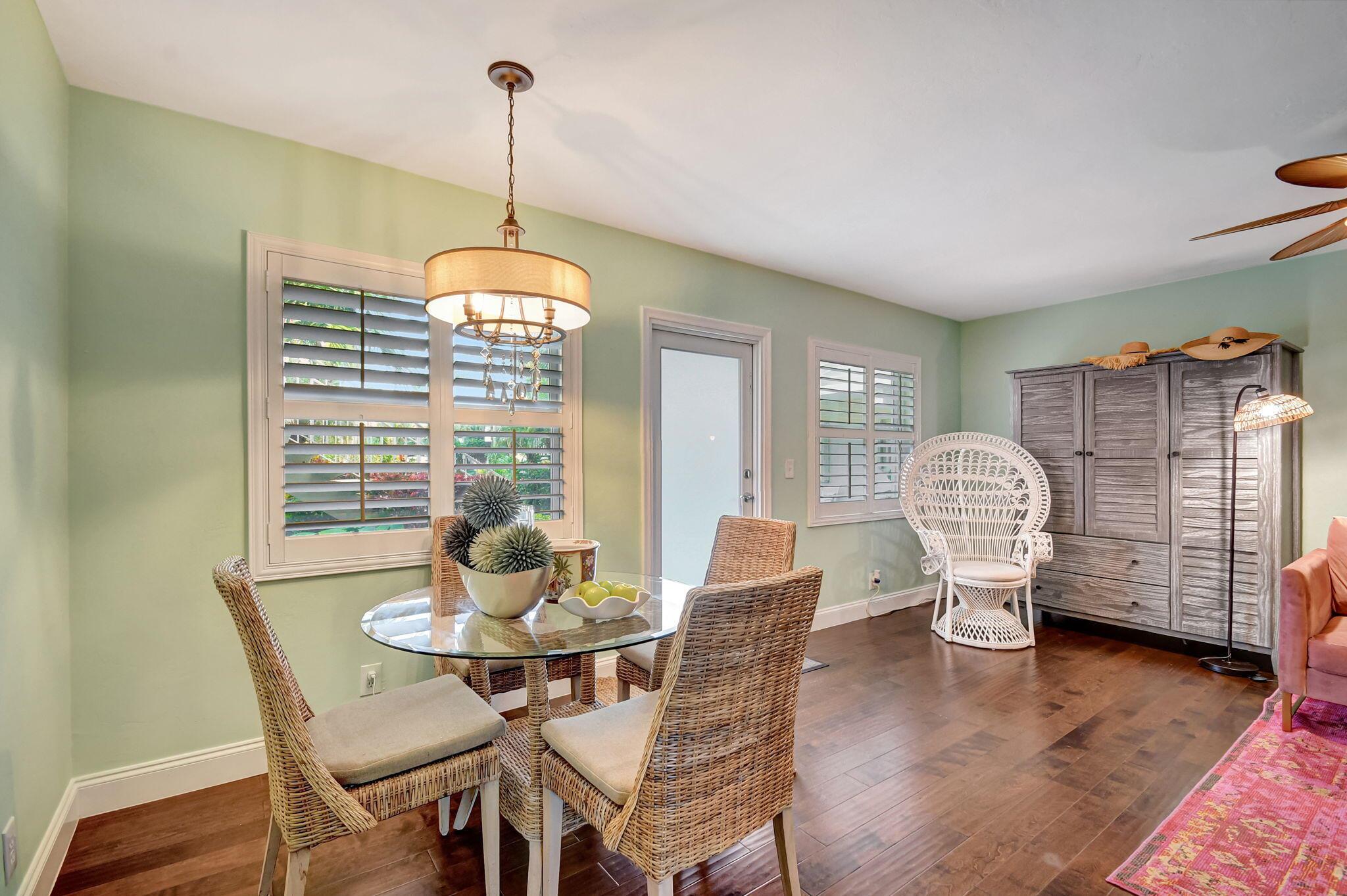 100 Venetian Drive 3