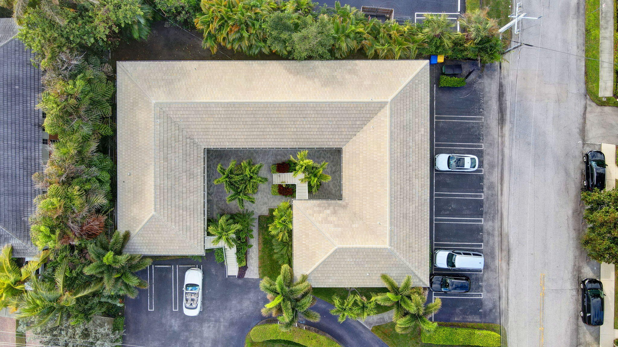 100 Venetian Drive 3