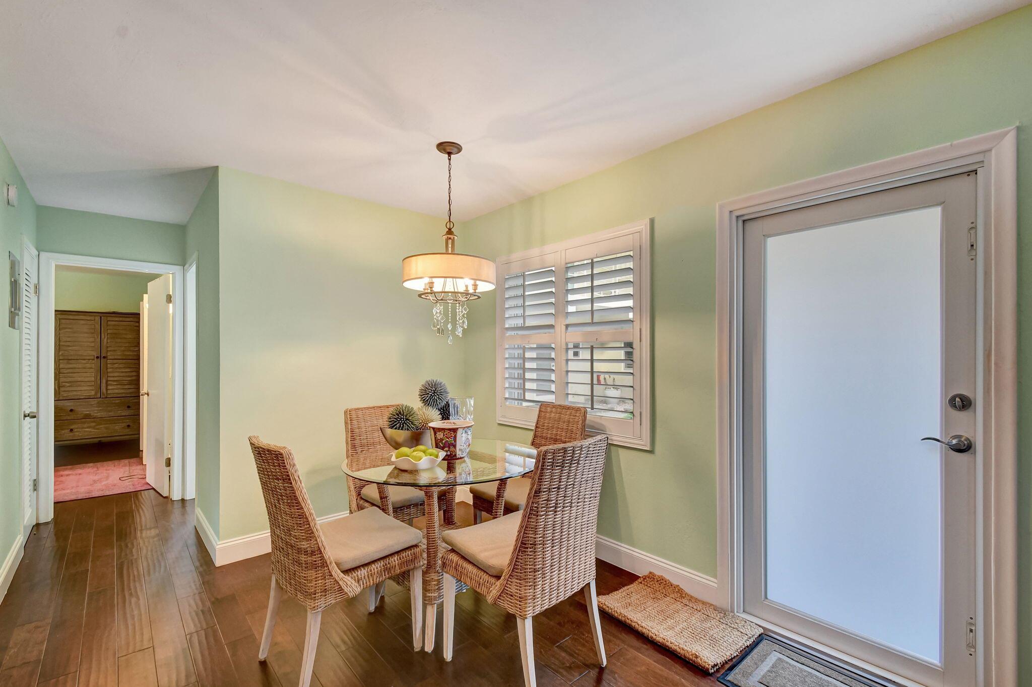 100 Venetian Drive 3