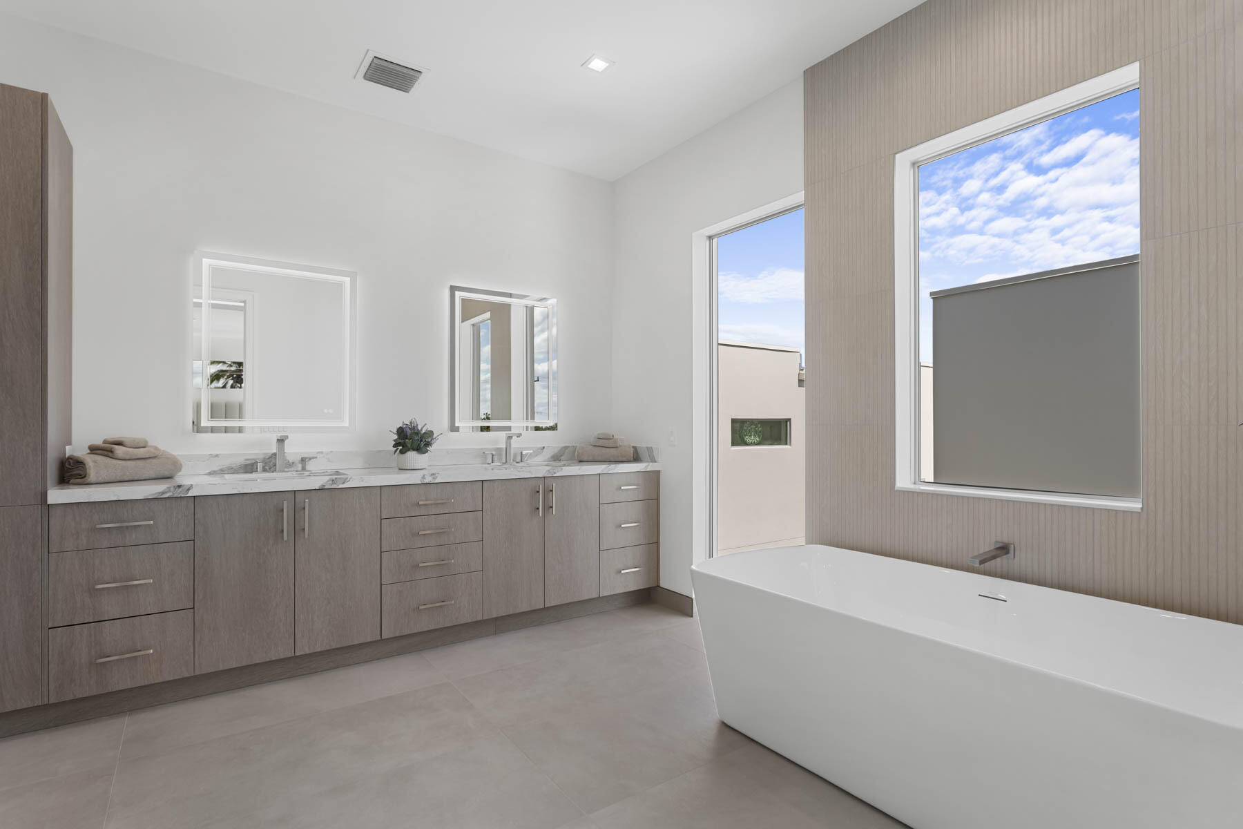 337 S Swinton Avenue