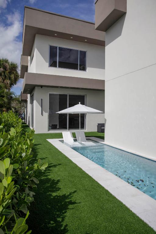 337 S Swinton Avenue