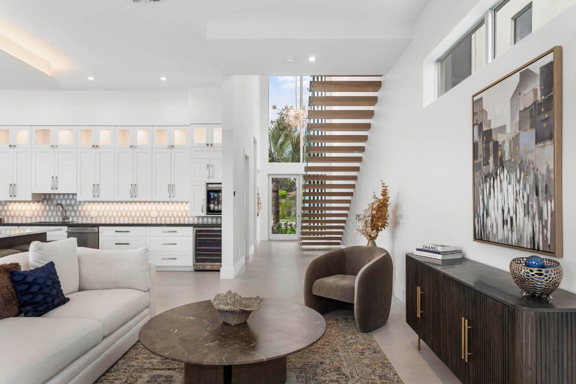 337 S Swinton Avenue