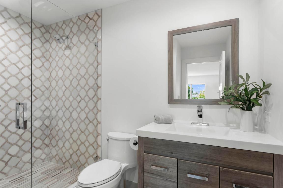 337 S Swinton Avenue