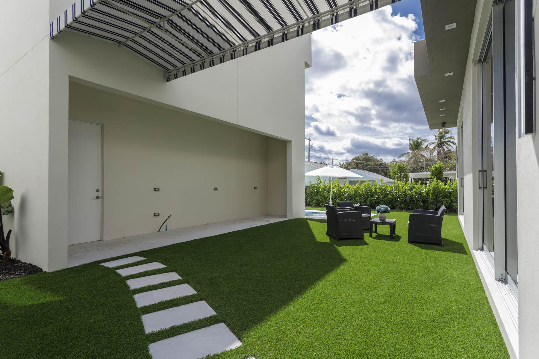 337 S Swinton Avenue