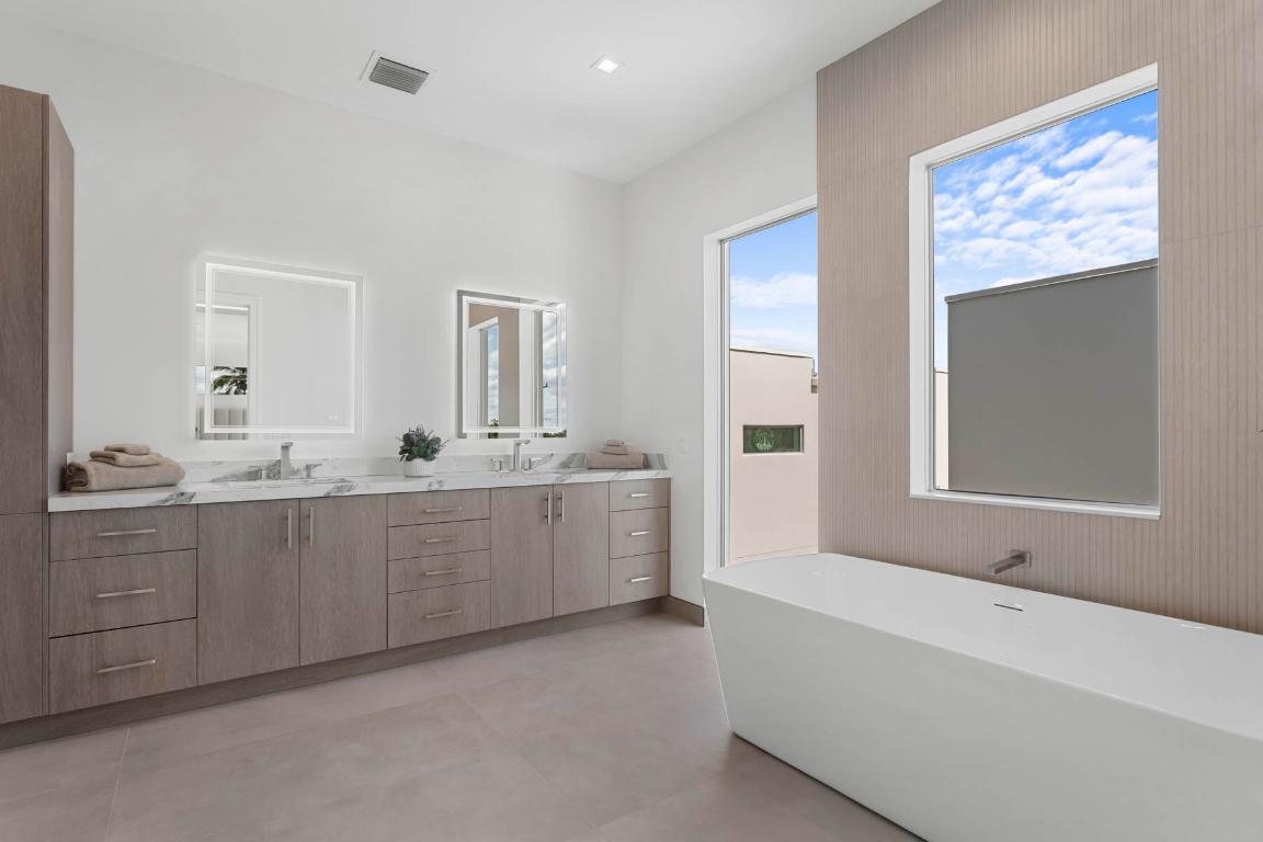 337 S Swinton Avenue