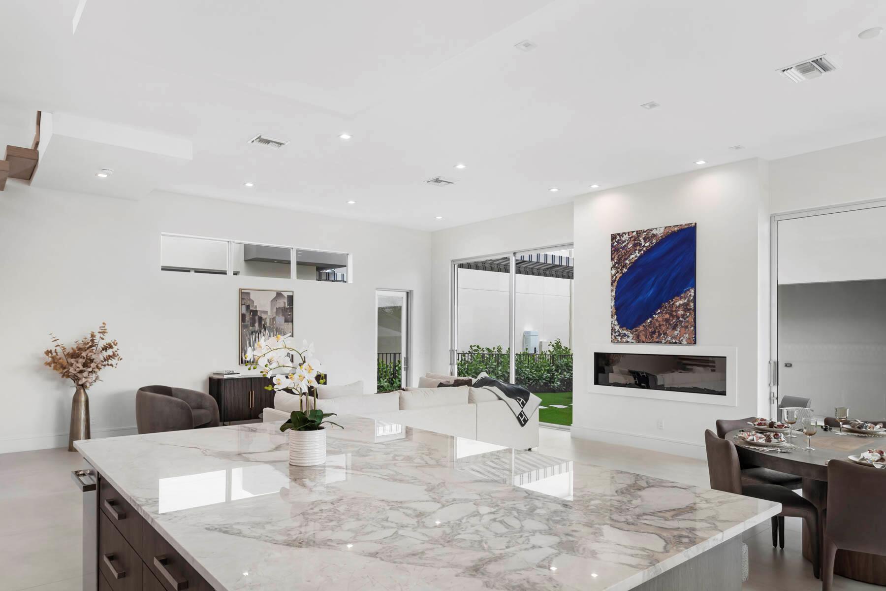 337 S Swinton Avenue