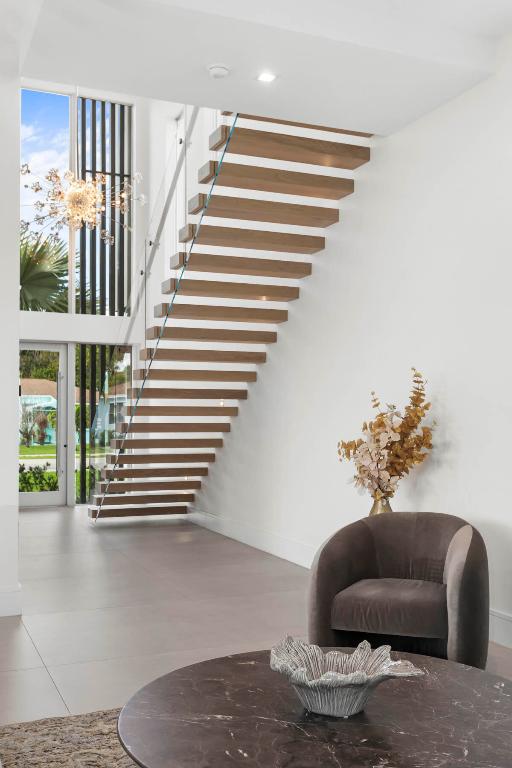 337 S Swinton Avenue