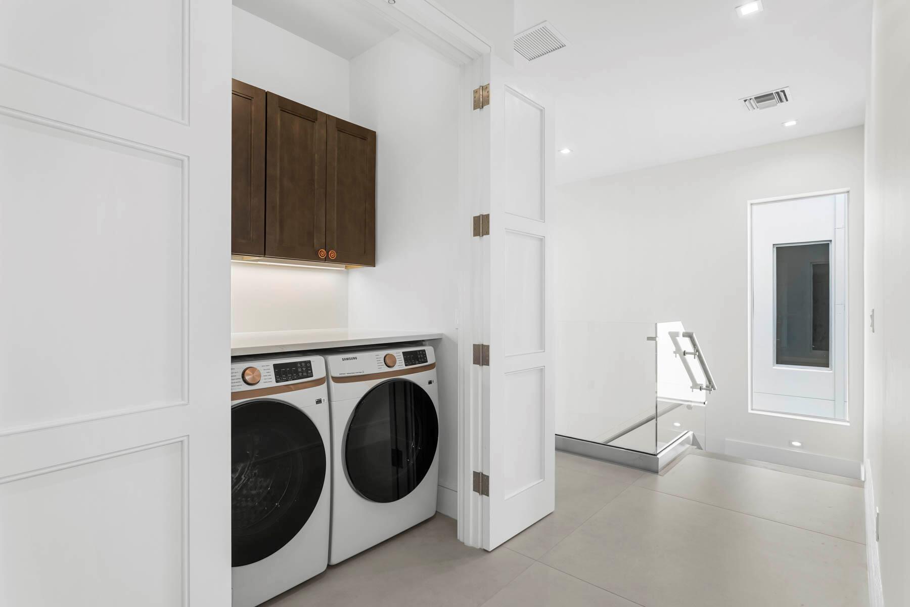 337 S Swinton Avenue