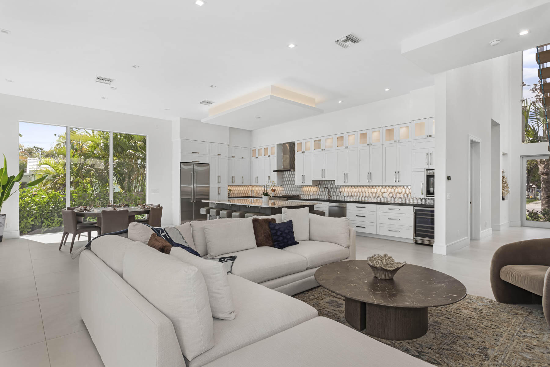 337 S Swinton Avenue