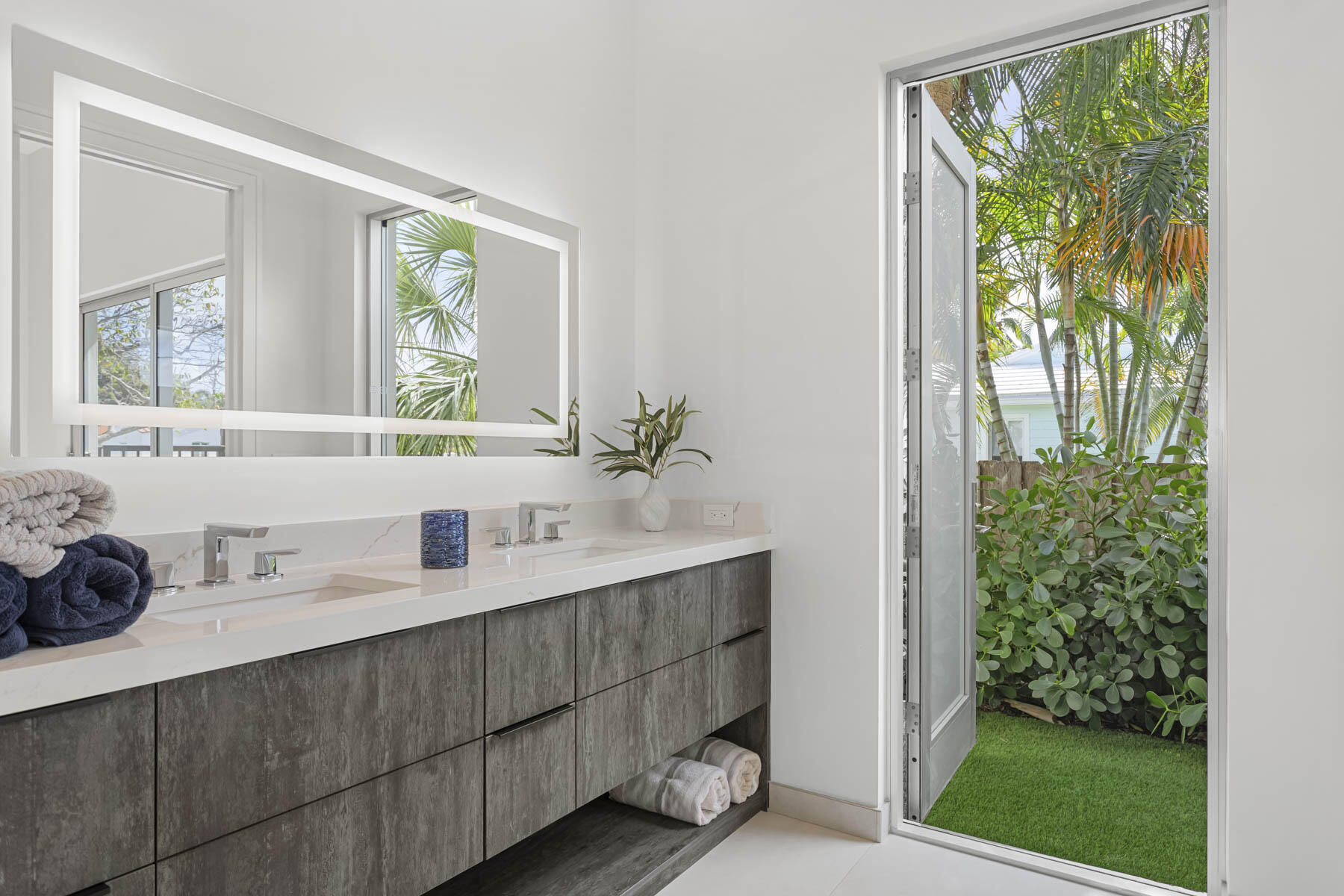 337 S Swinton Avenue