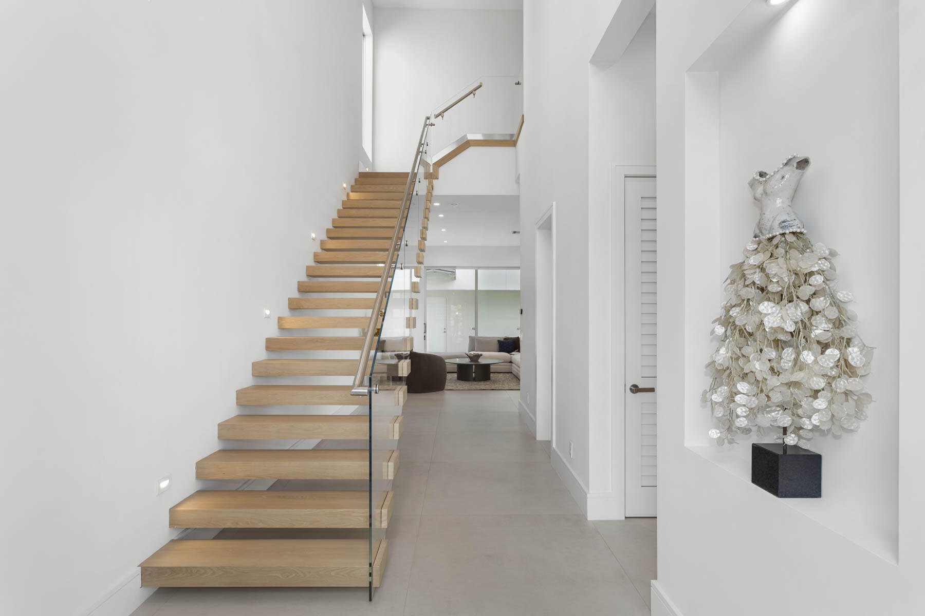 337 S Swinton Avenue