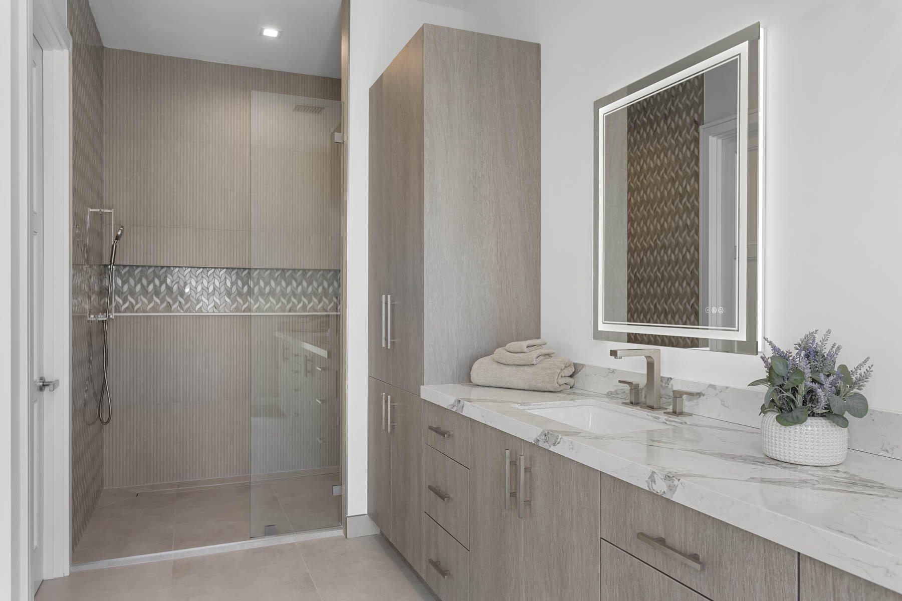 337 S Swinton Avenue