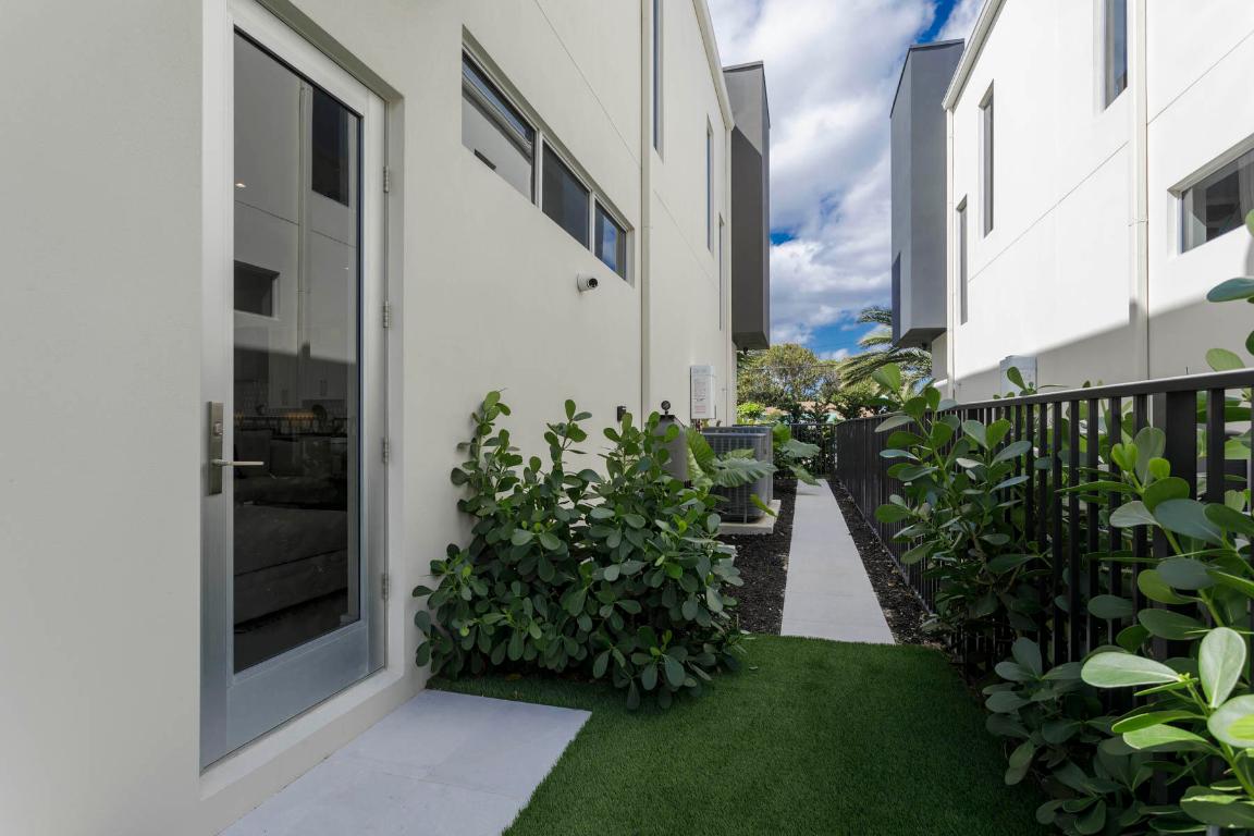 337 S Swinton Avenue