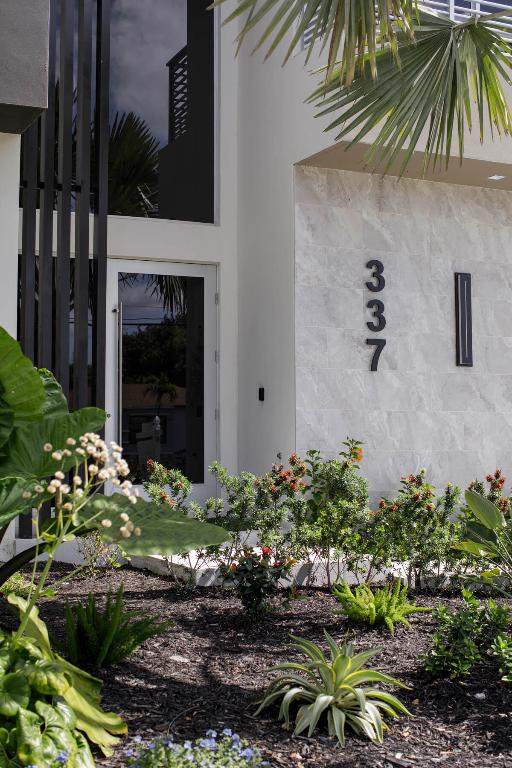 337 S Swinton Avenue