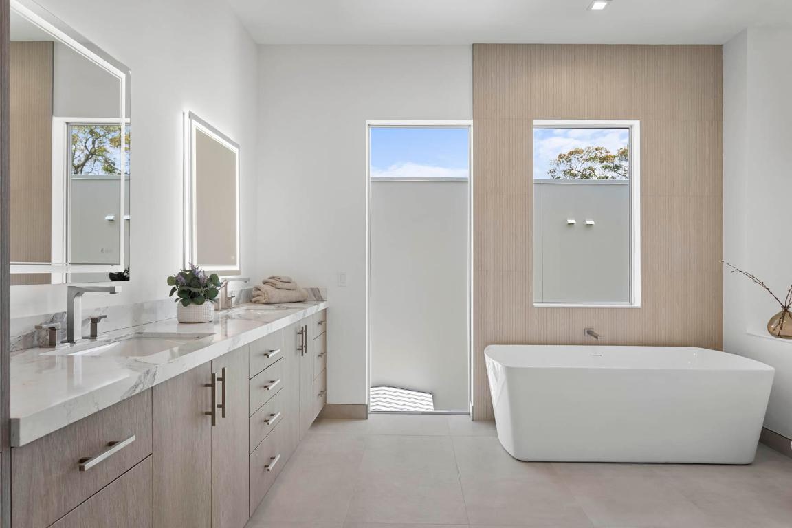 337 S Swinton Avenue