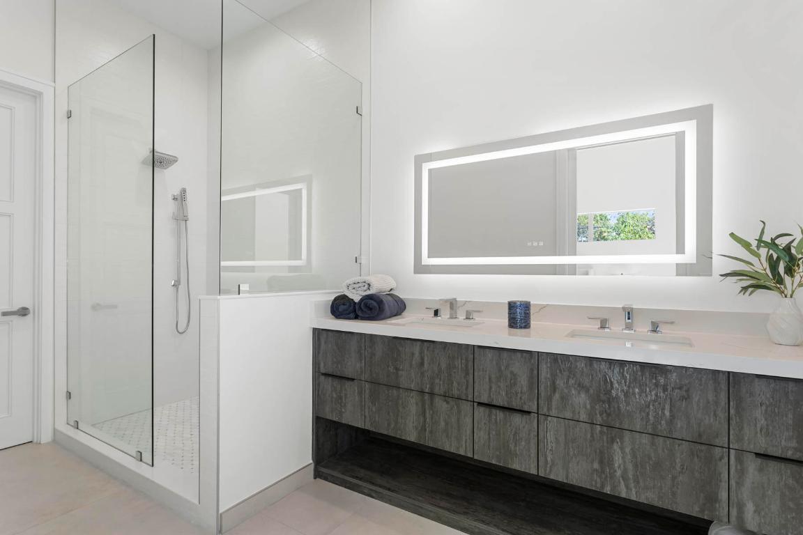 337 S Swinton Avenue