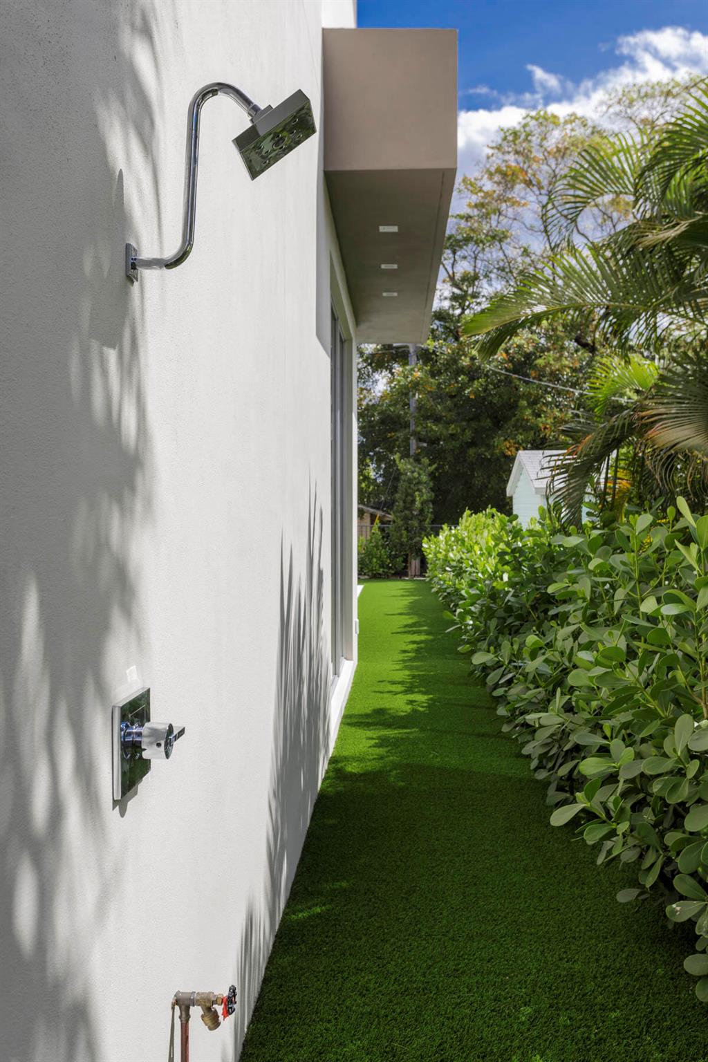 337 S Swinton Avenue