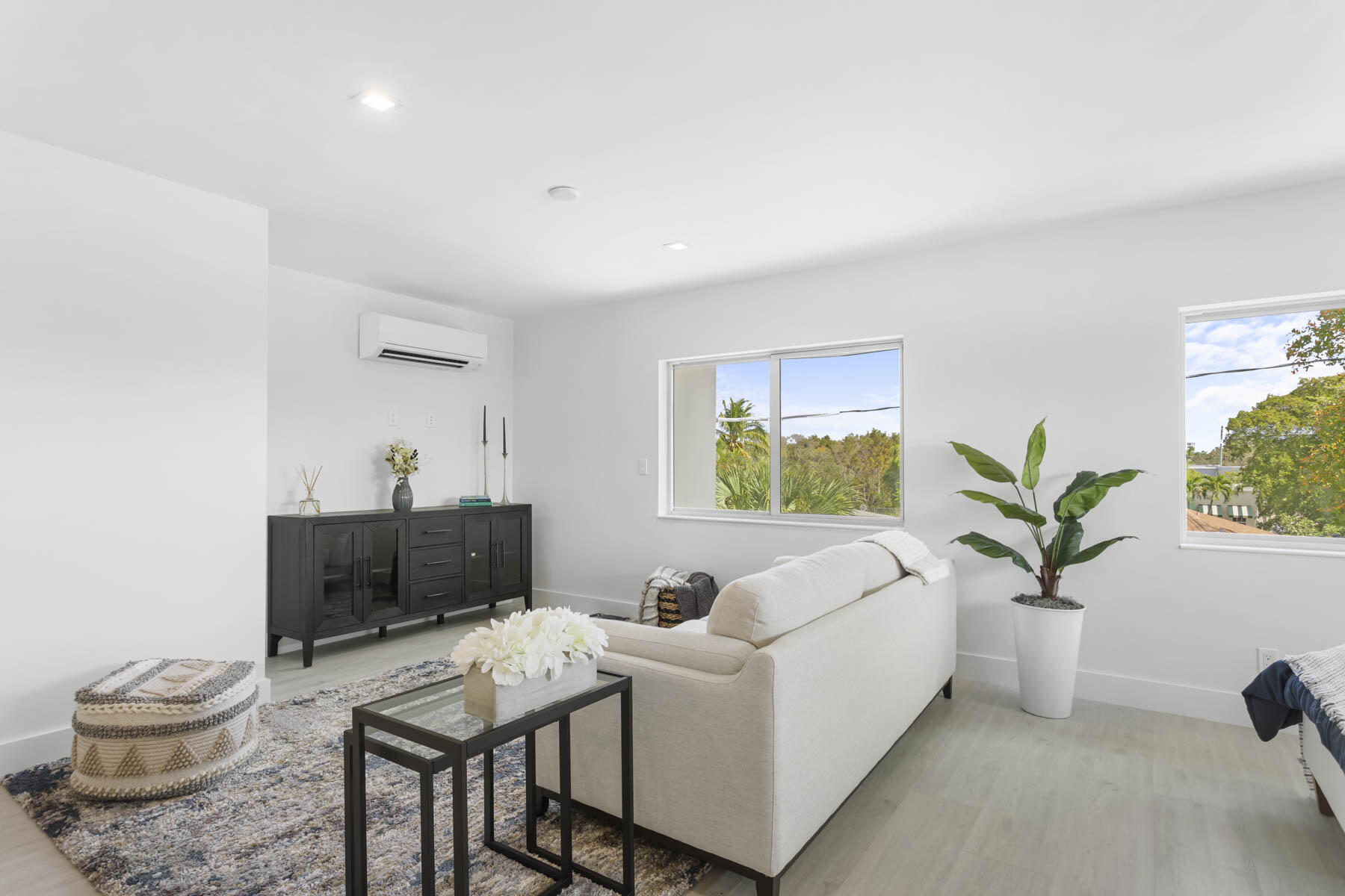 337 S Swinton Avenue