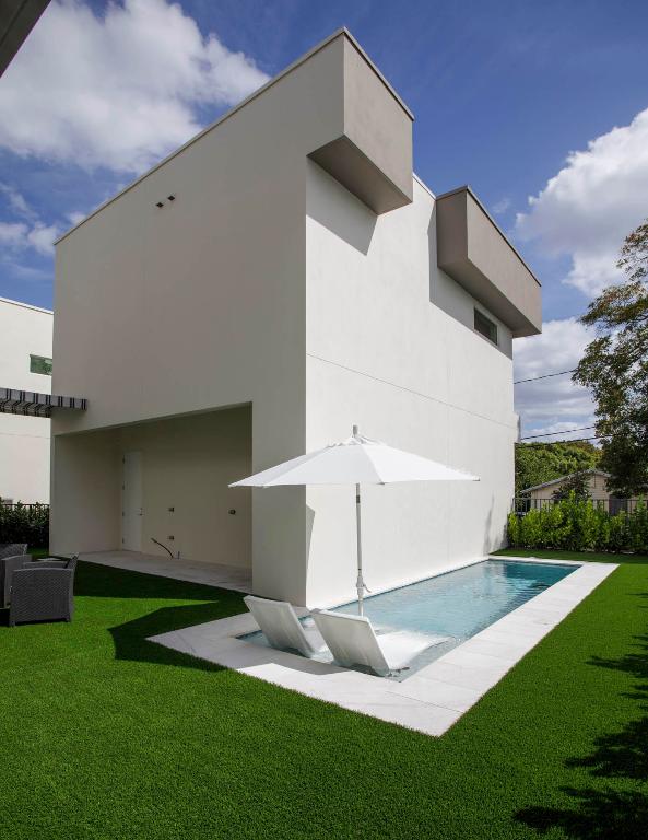 337 S Swinton Avenue