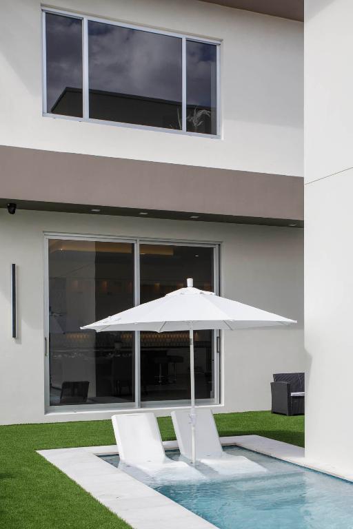 337 S Swinton Avenue