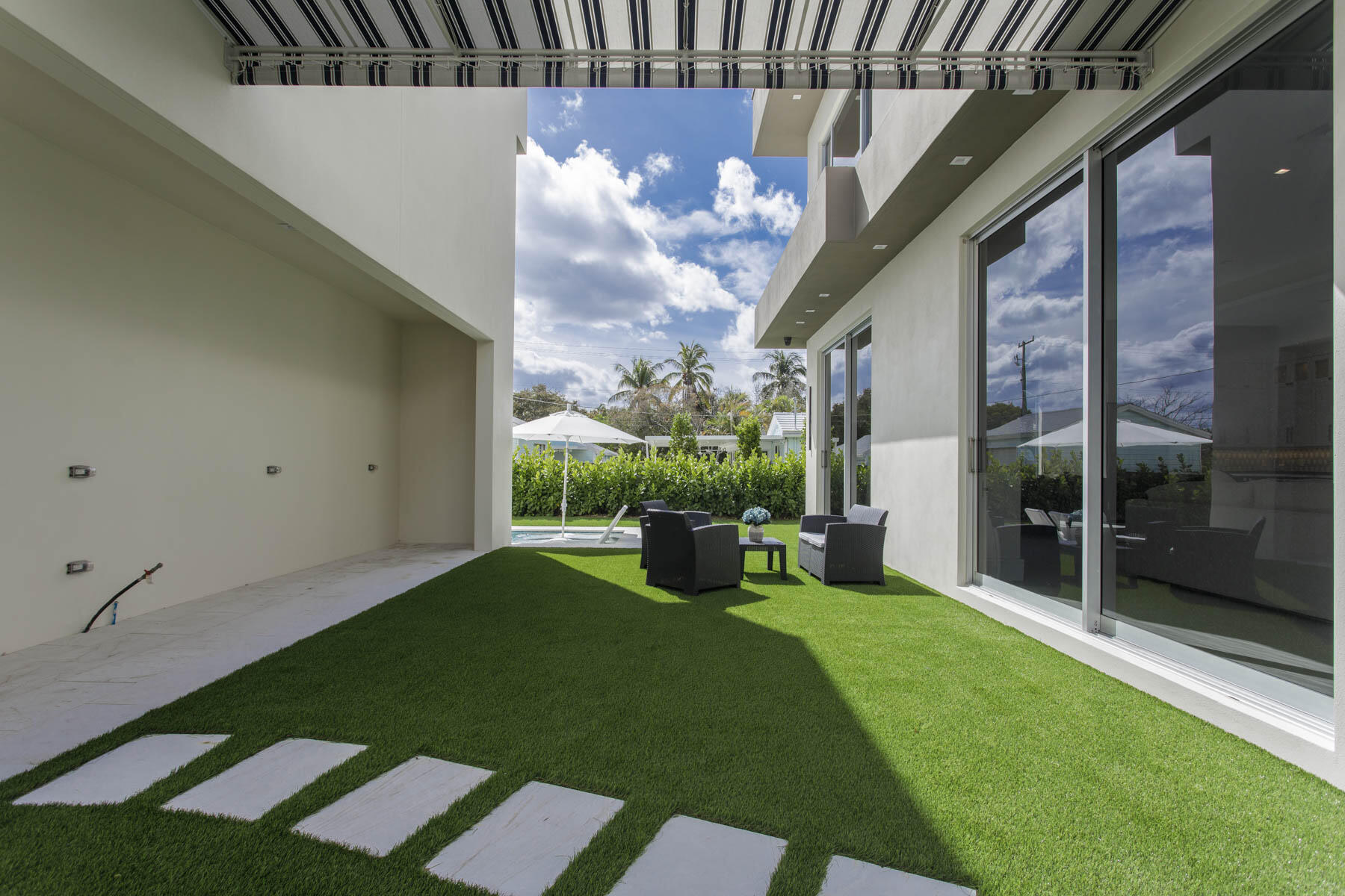 337 S Swinton Avenue