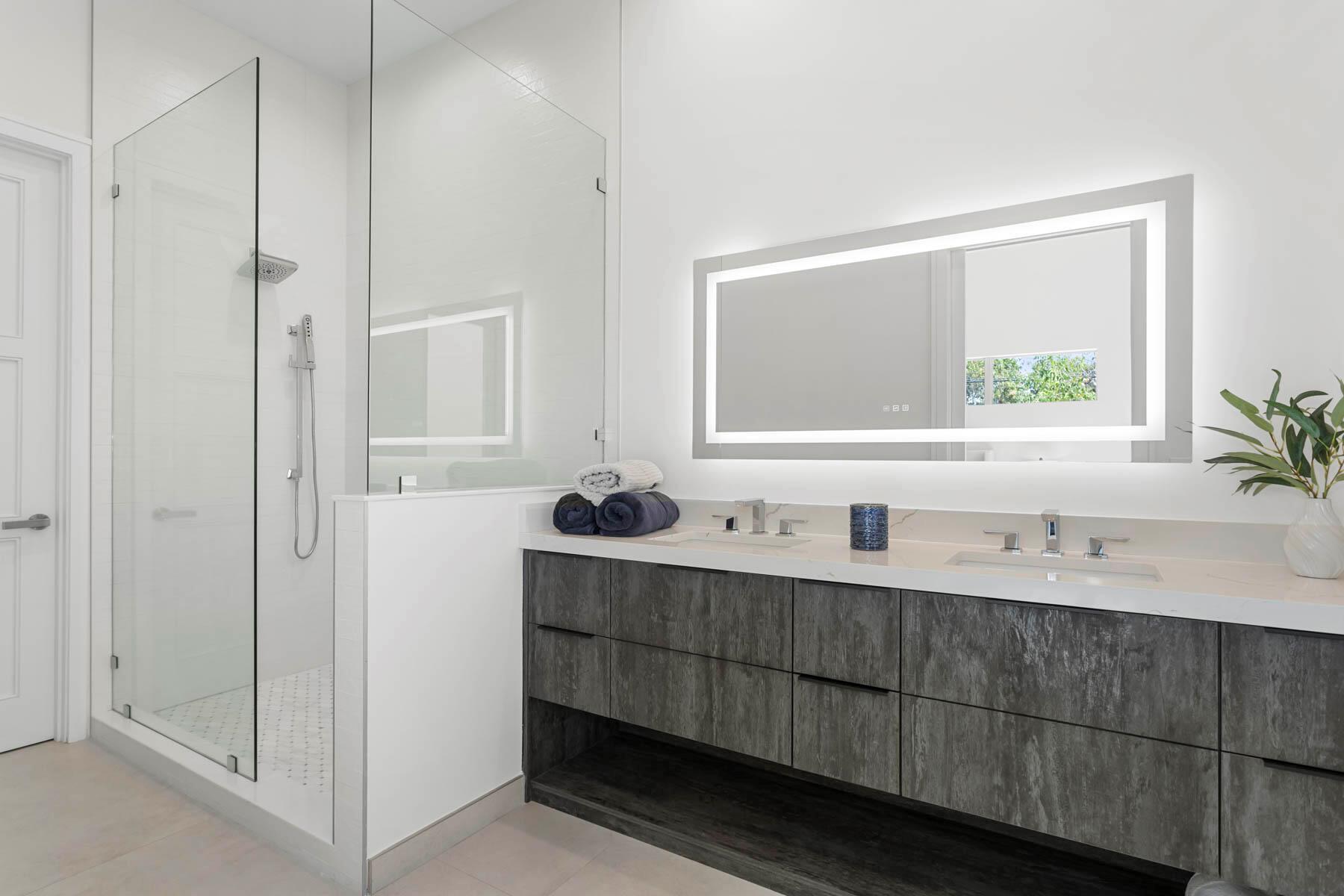 337 S Swinton Avenue