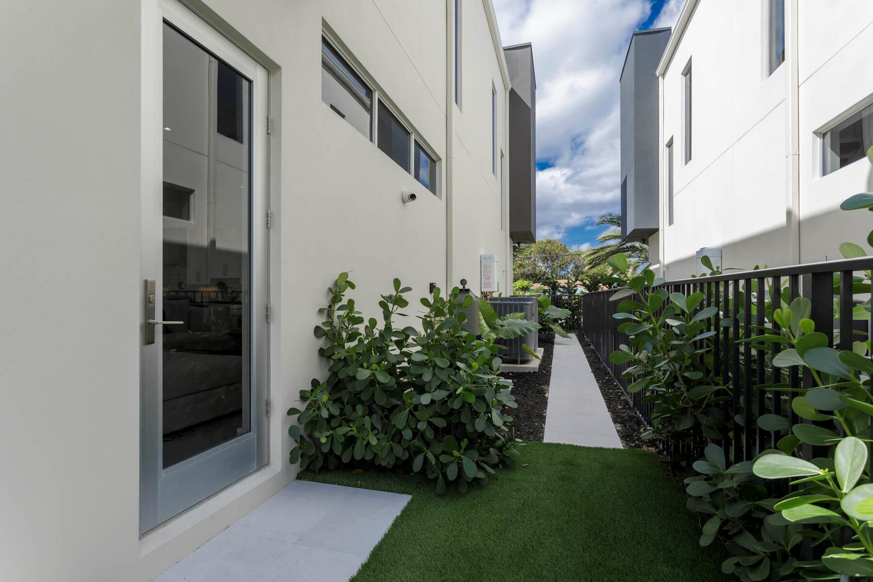 337 S Swinton Avenue