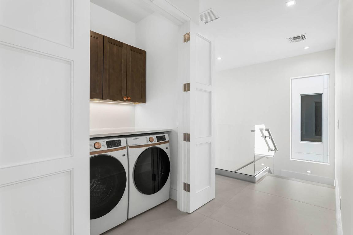 337 S Swinton Avenue