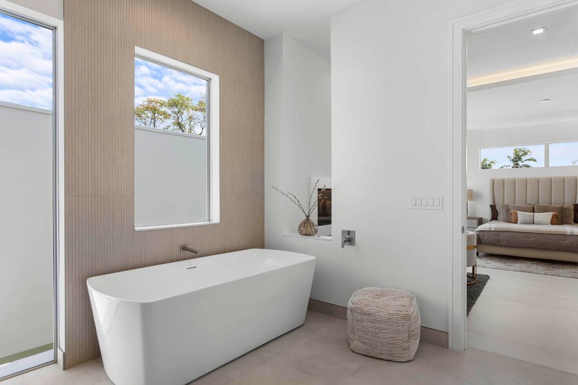 337 S Swinton Avenue