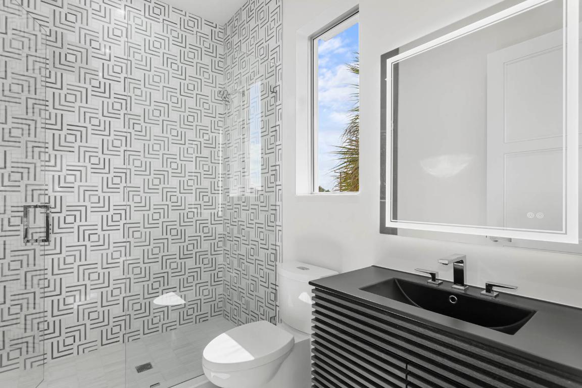 337 S Swinton Avenue