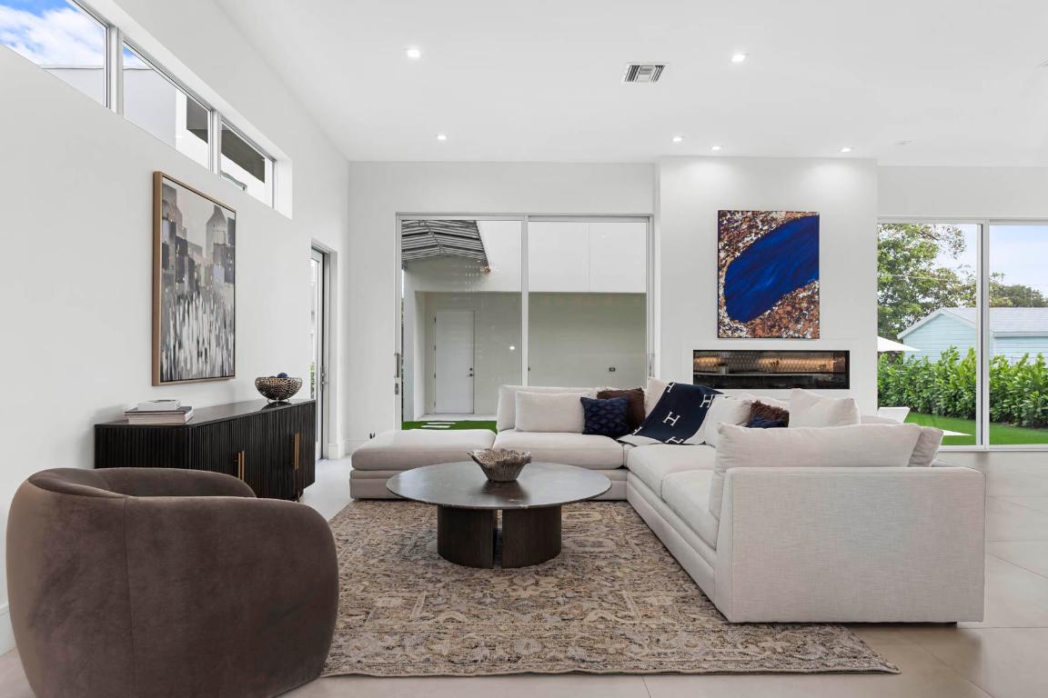 337 S Swinton Avenue