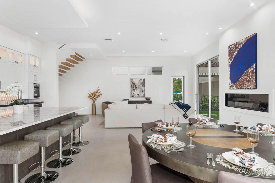 337 S Swinton Avenue