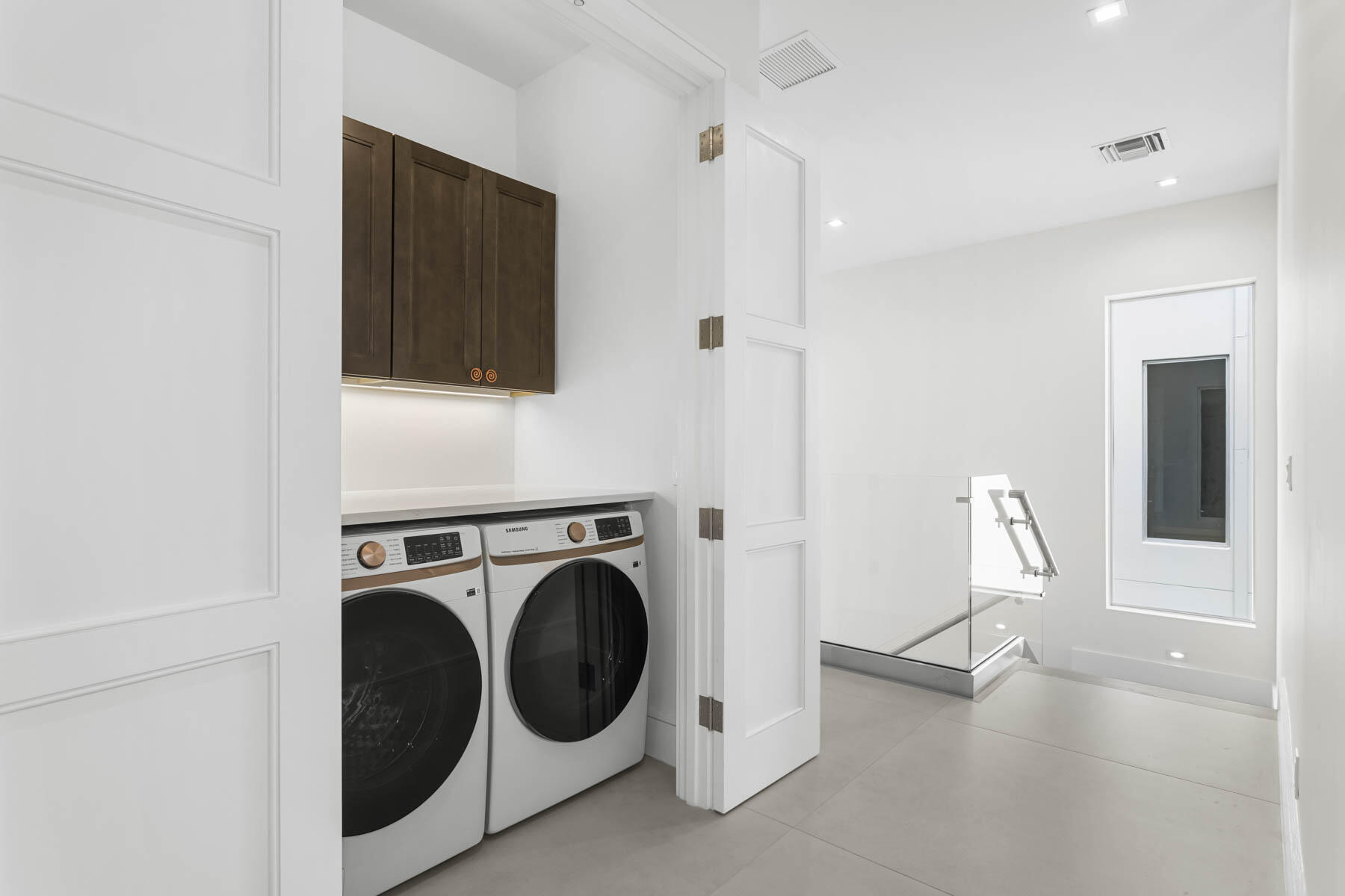 337 S Swinton Avenue