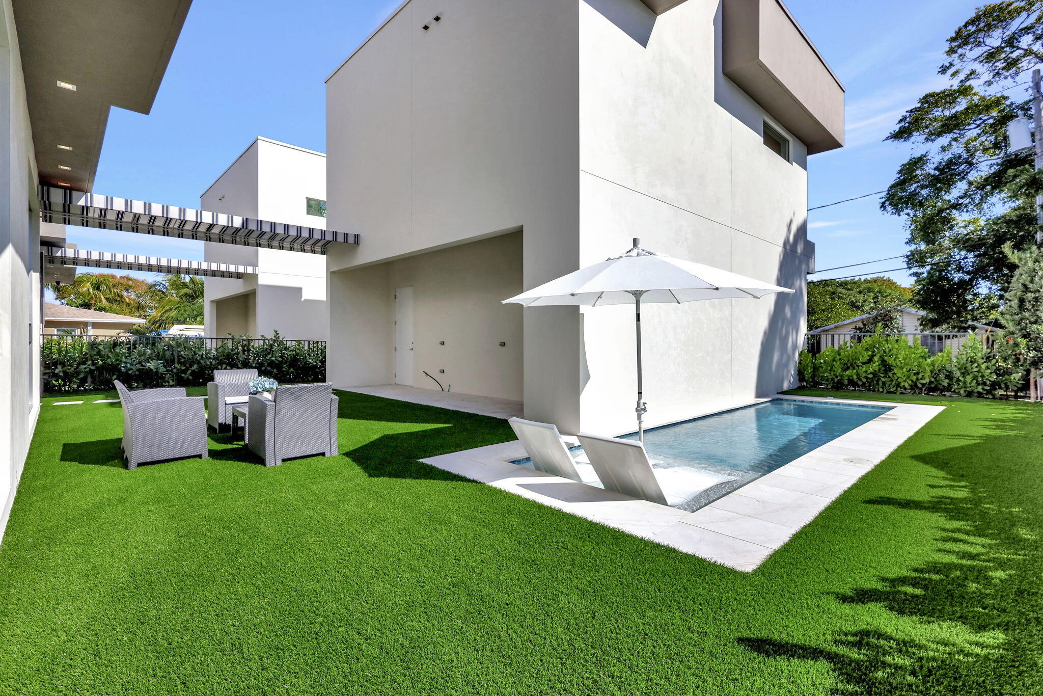 337 S Swinton Avenue