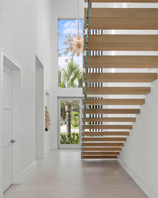 337 S Swinton Avenue