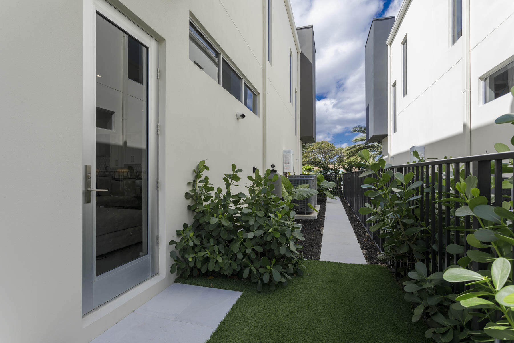 337 S Swinton Avenue